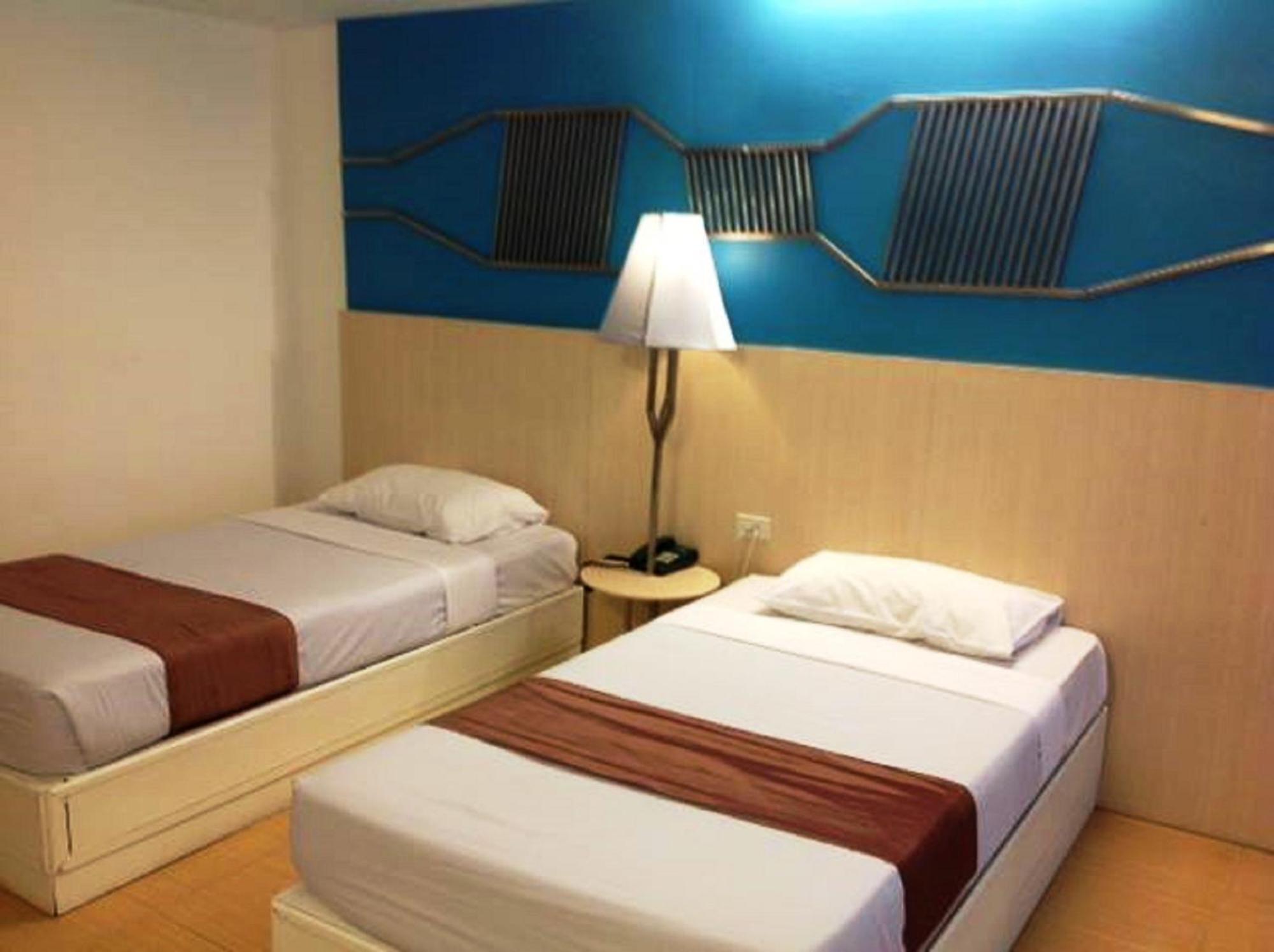 Highway Hotel Chiang Mai Exterior foto