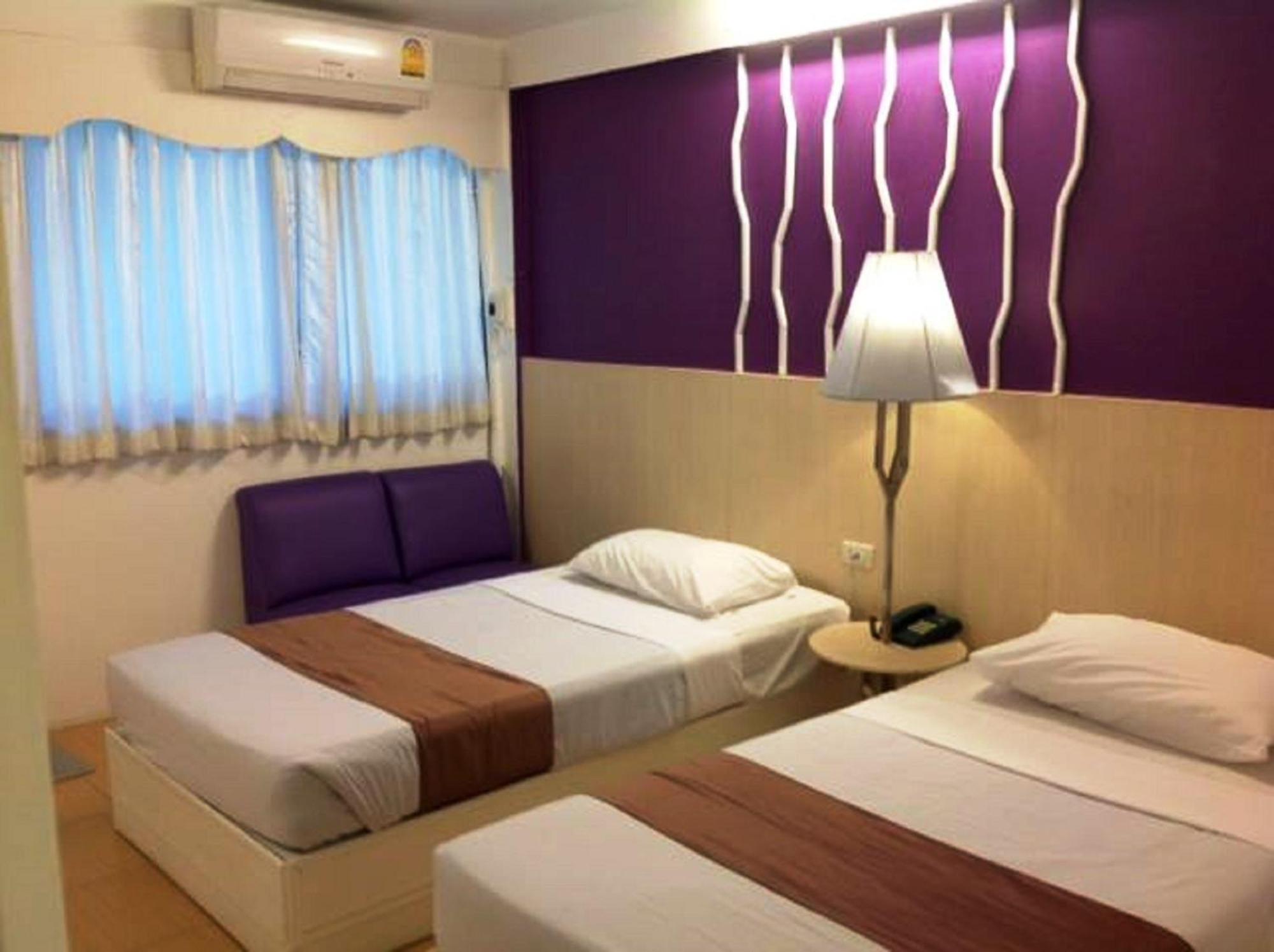 Highway Hotel Chiang Mai Exterior foto